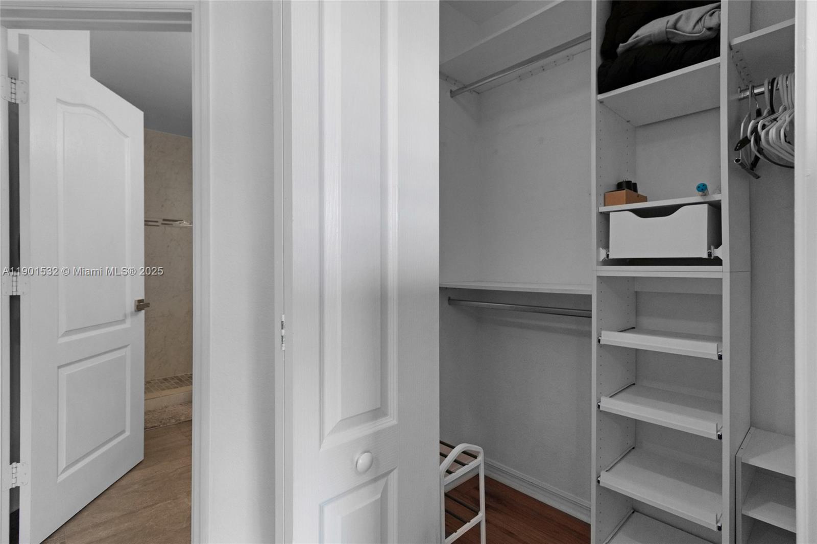 MELROSE POINT - Residential Lease