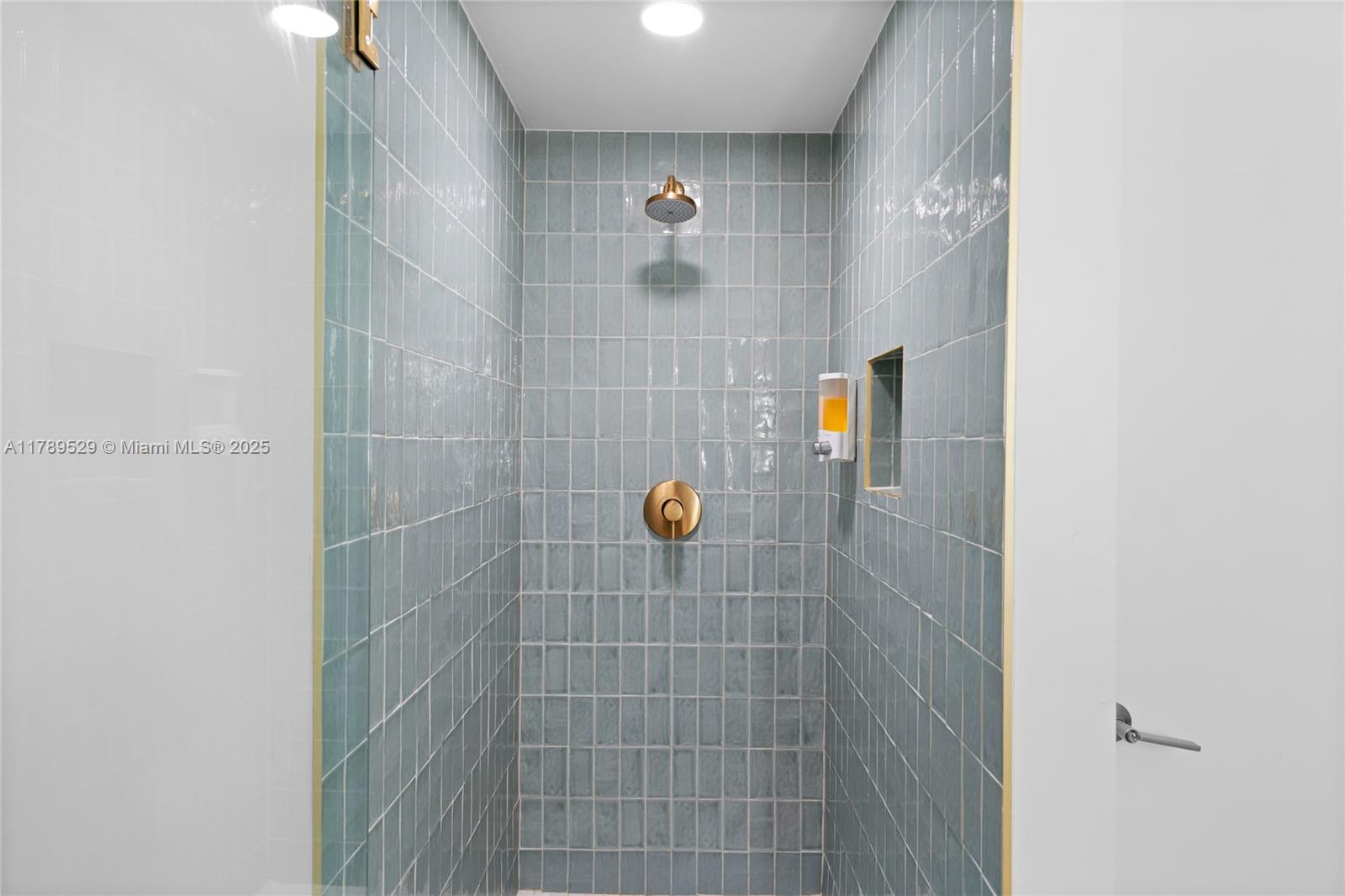 Natiivo/Gale Miami - Residential