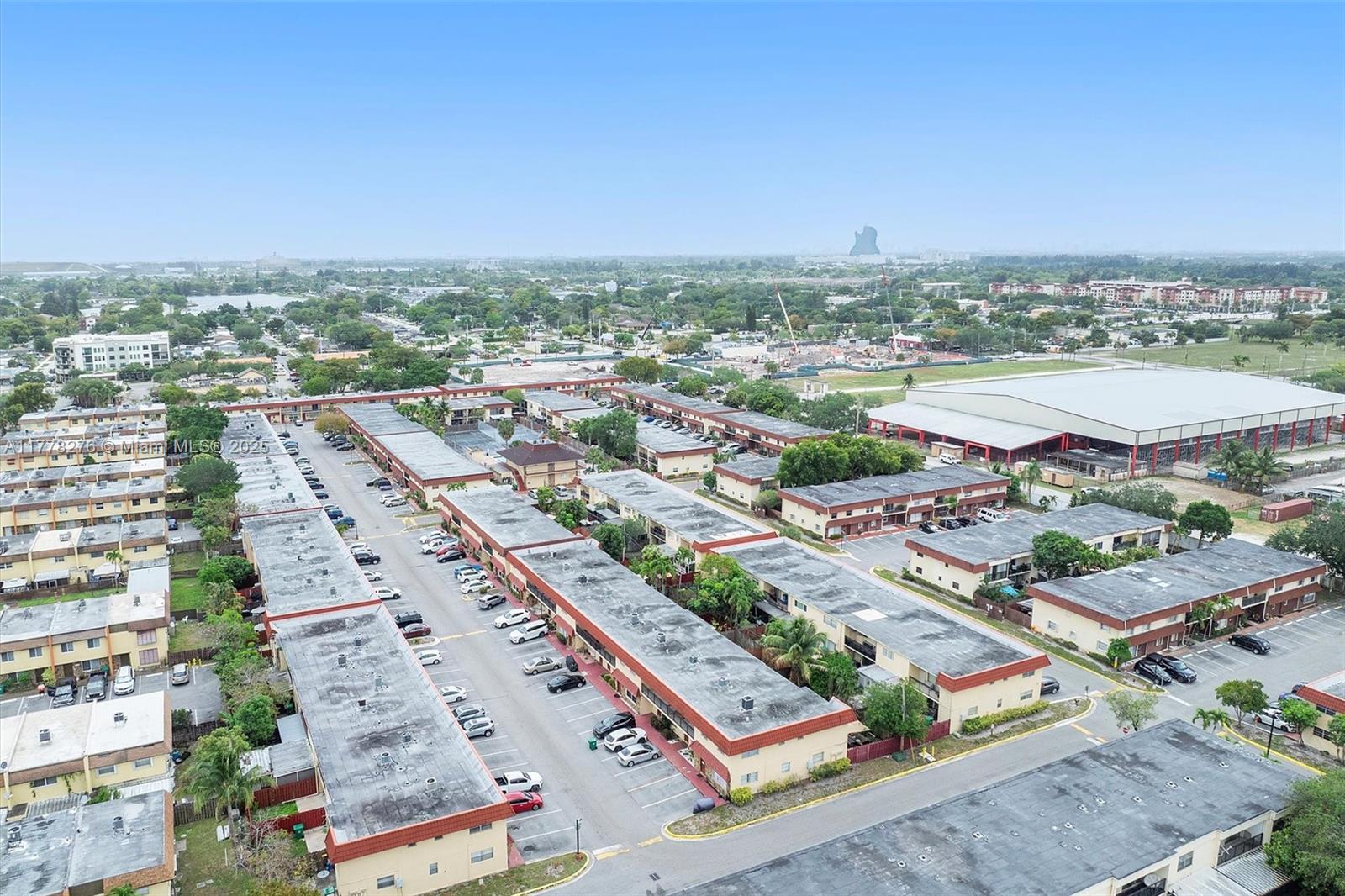 BRENTWOOD TOWNHOUSE 1 - Residential