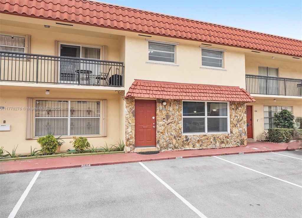 Photo of 6668 SW 41st Pl #29, Davie, FL 33314 (MLS # A11778276)