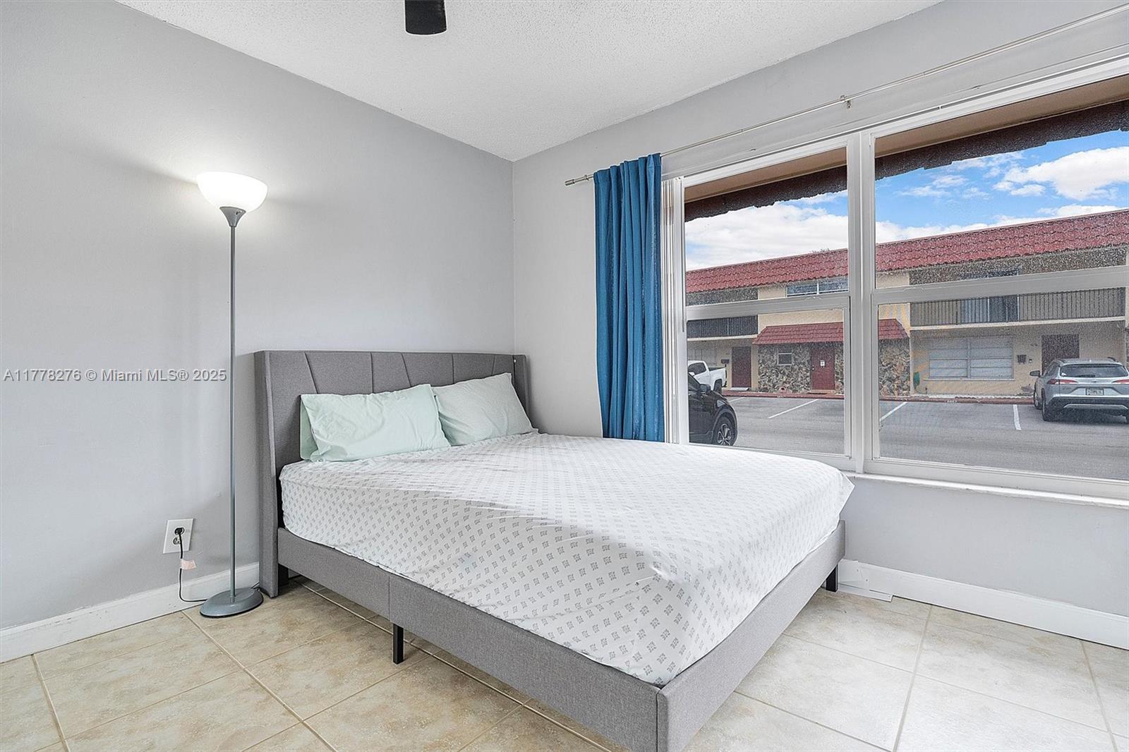 BRENTWOOD TOWNHOUSE 1 - Residential