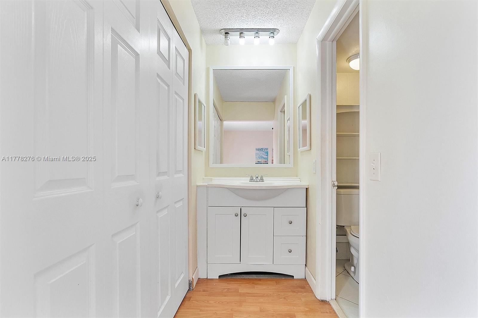 BRENTWOOD TOWNHOUSE 1 - Residential