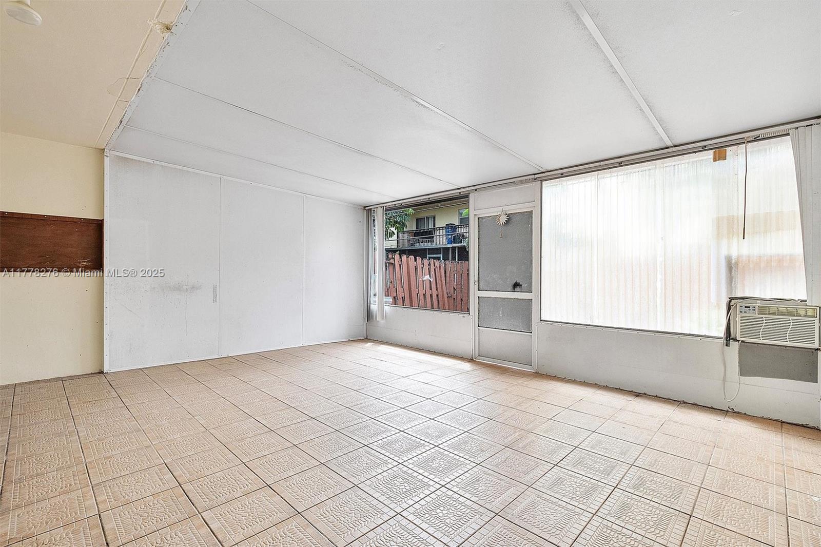 BRENTWOOD TOWNHOUSE 1 - Residential