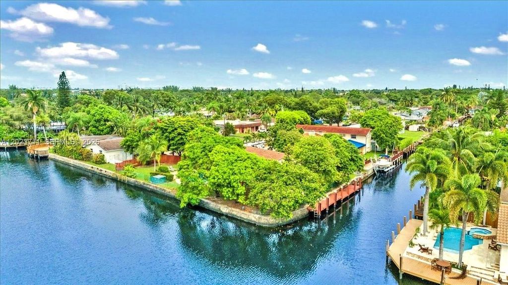 Photo of 2650 Scott St, Hollywood, FL 33020 (MLS # A12023711)