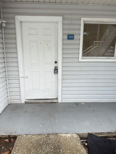 LAKE VIEW FROM THE living. ALL UNIT with porcelain floors, 2 BEDROOMS AND 2 BATHS CONDO WITH BEAUTIFUL VIEW. Amenities INCLUDED , CLUB HOUSE , COMMUNITY POOL, EXERCISE ROOM, WALKING AND JOGGING TRAILS. CLOSE TO MAJOR HIGHWAYS AND SHOPPING CENTERS