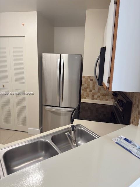 SUMMER LAKE - Residential Lease