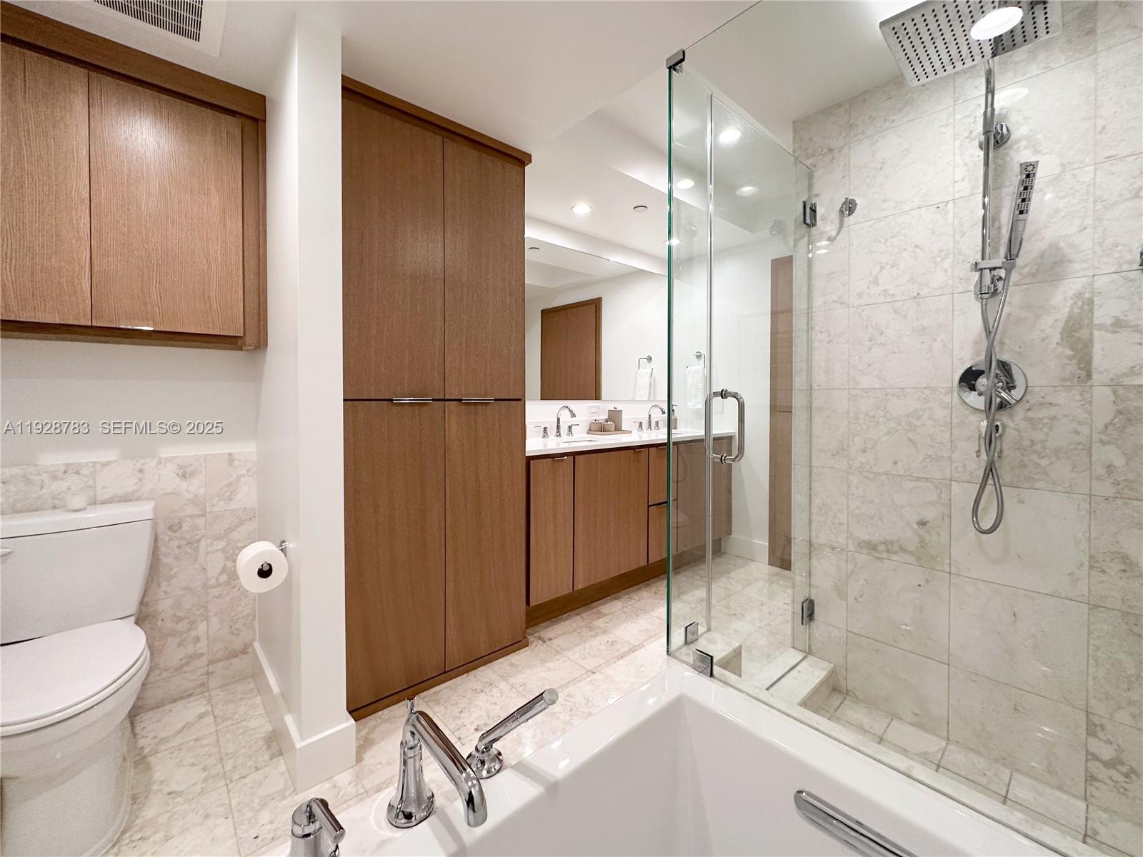 JADE RESIDENCES AT BRICKE - Residential