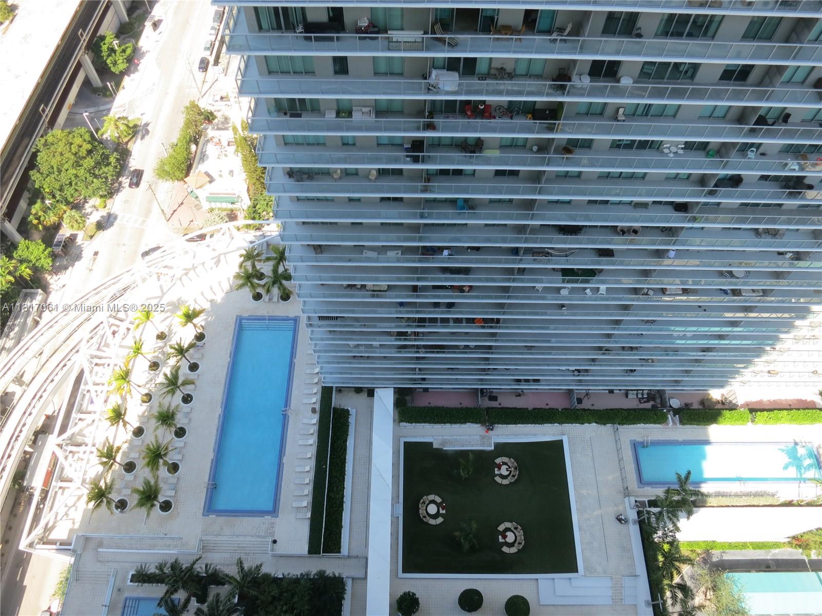 THE AXIS ON BRICKELL COND - Residential Lease