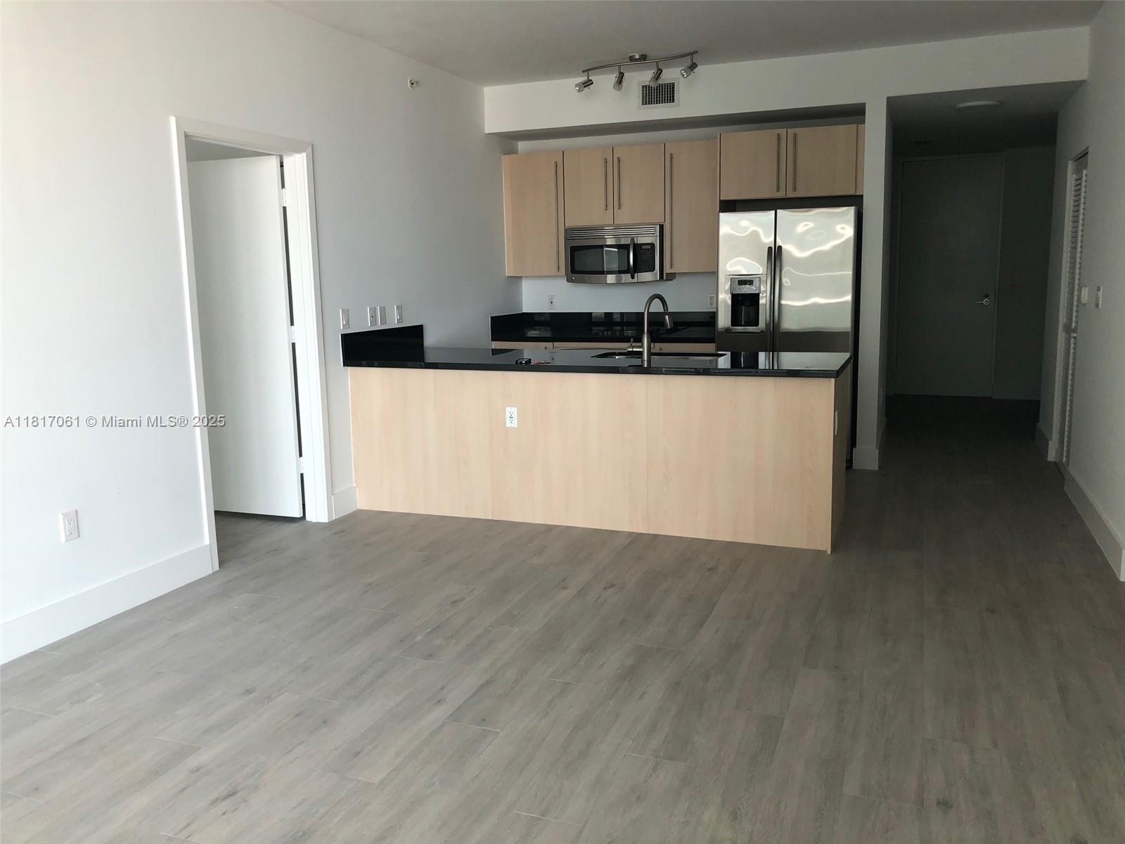 THE AXIS ON BRICKELL COND - Residential Lease