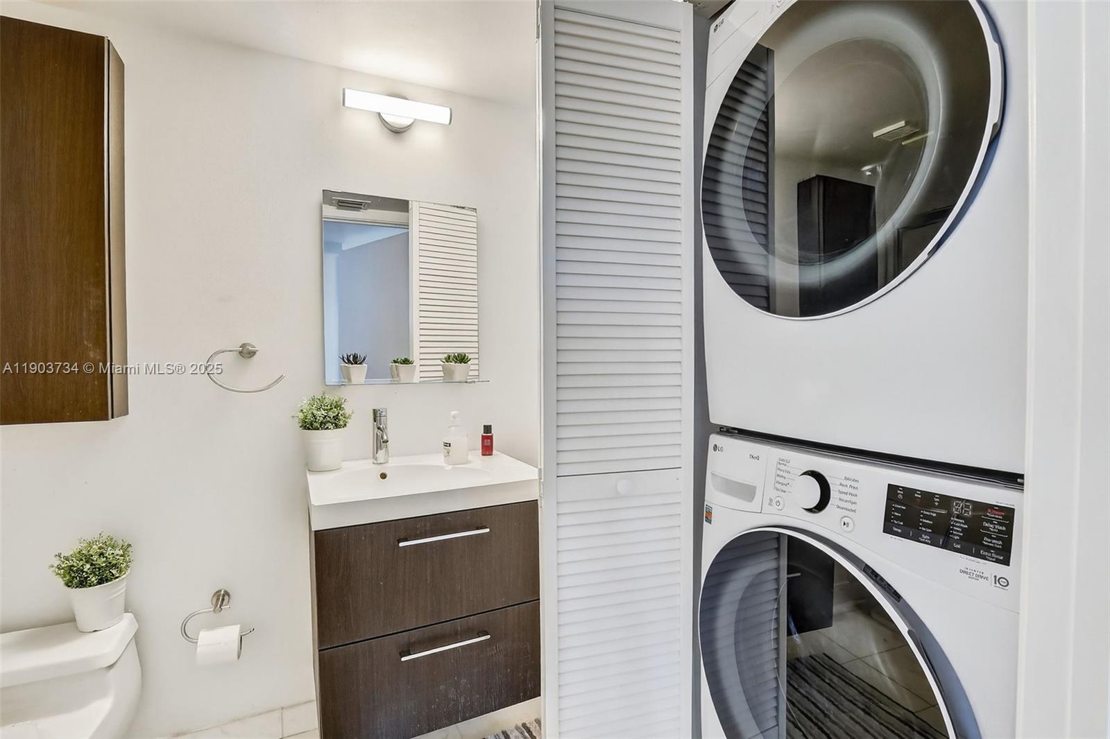 MYSTIC POINTE TOWER 600 C - Residential Lease