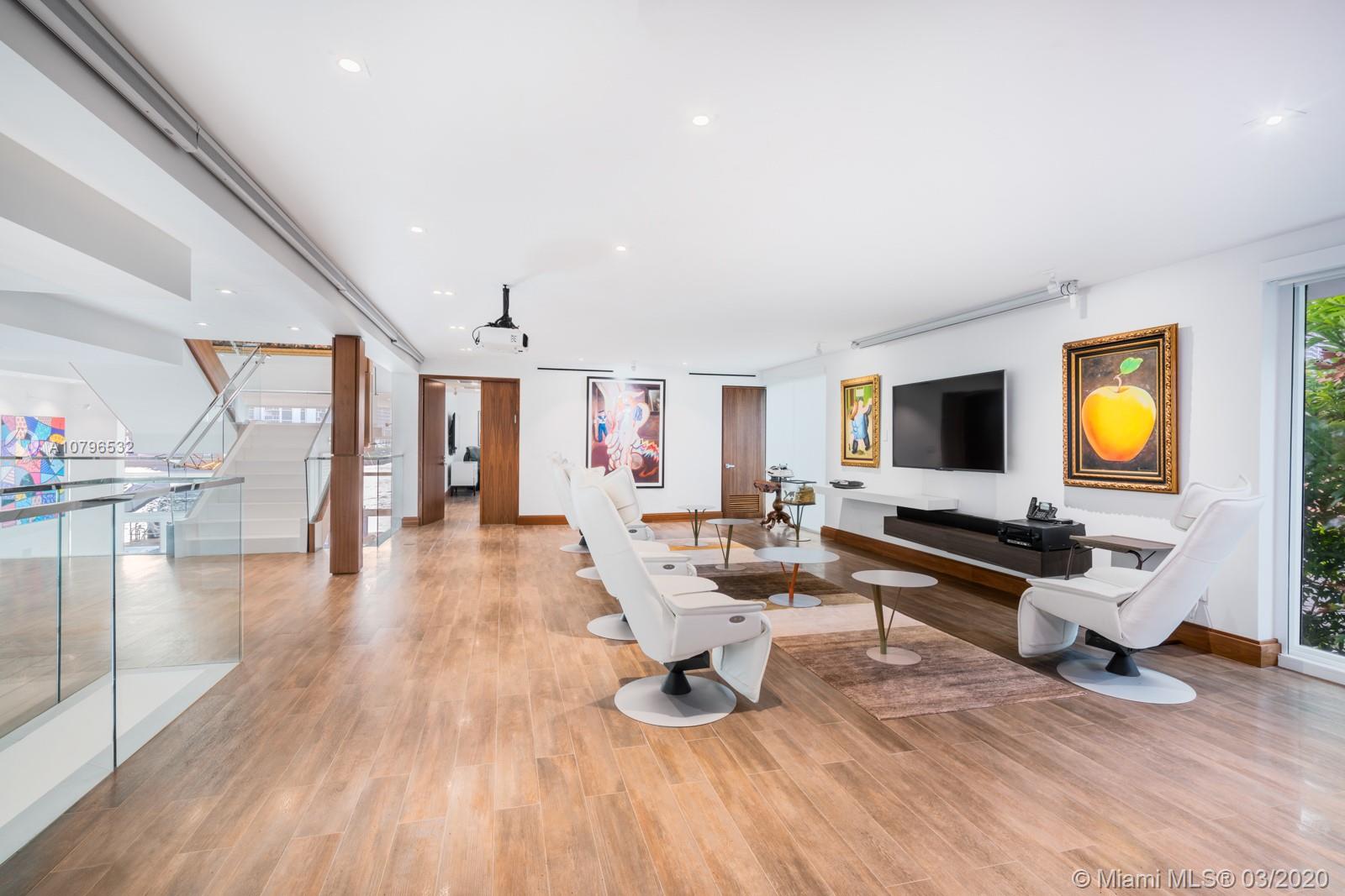 GOLDEN BEACH SEC E - Residential