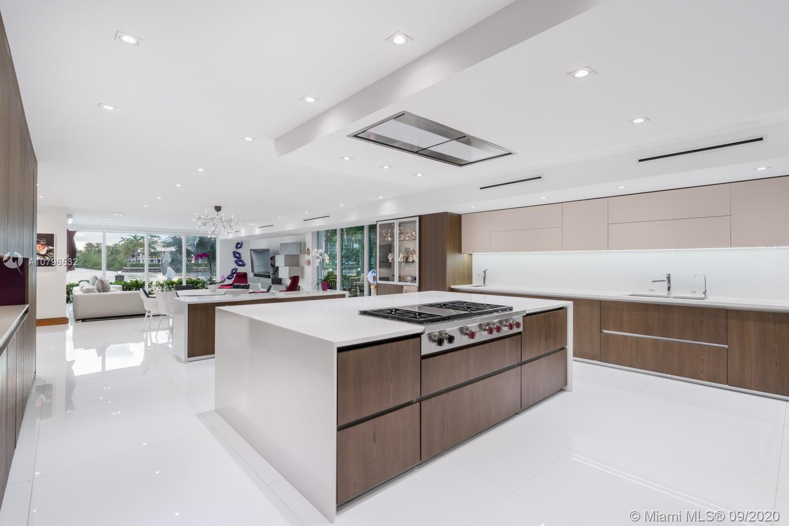 GOLDEN BEACH SEC E - Residential