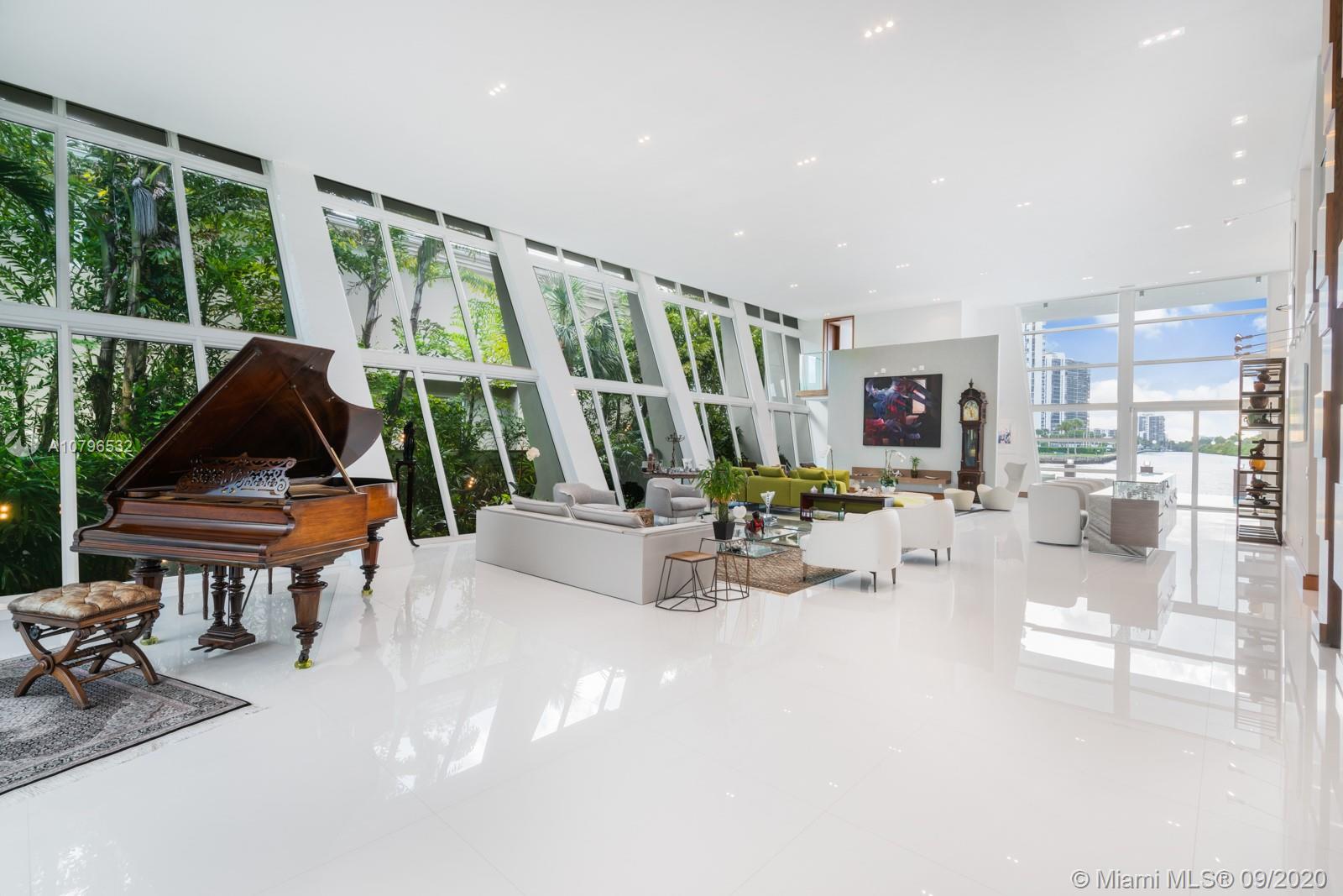 GOLDEN BEACH SEC E - Residential