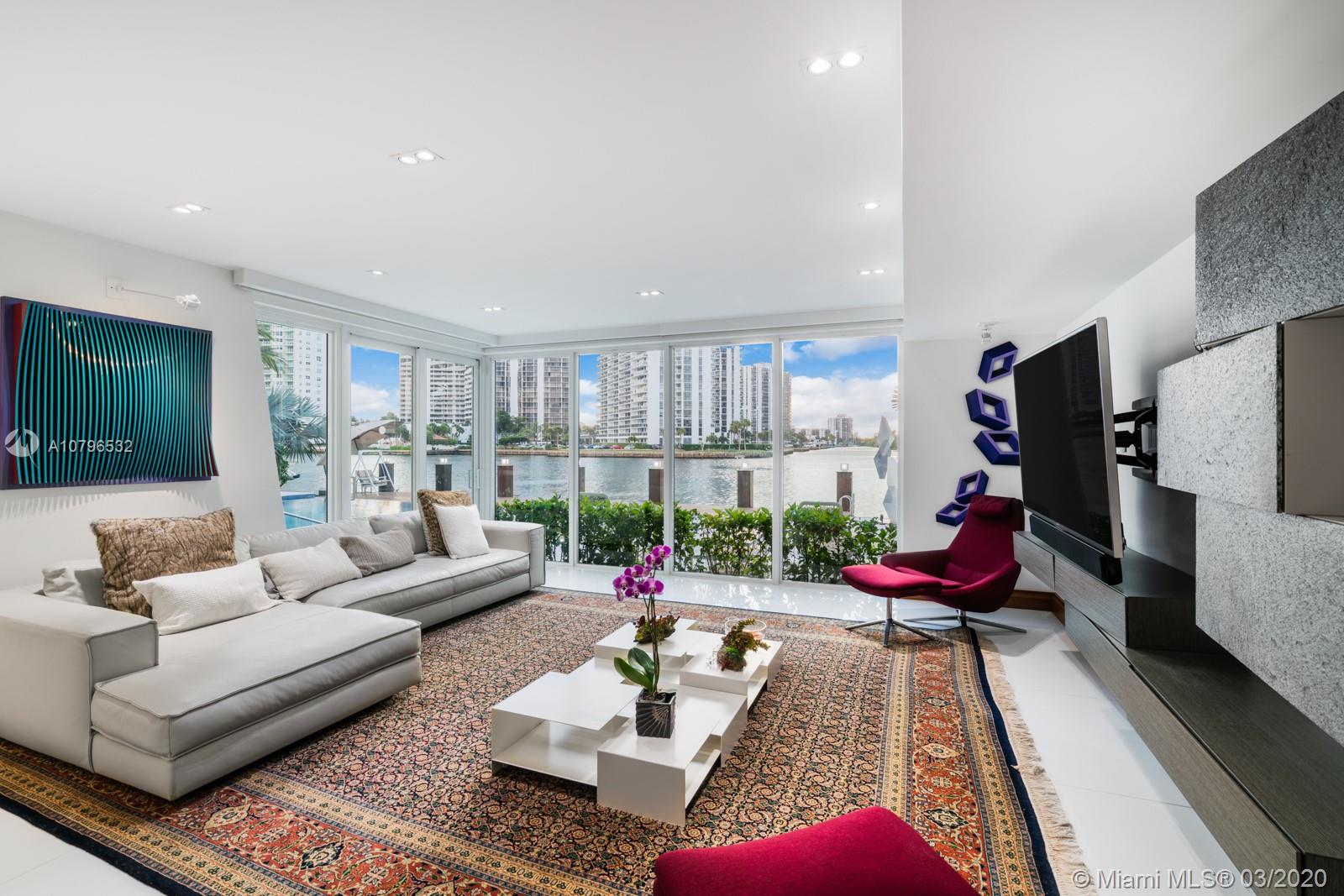 GOLDEN BEACH SEC E - Residential