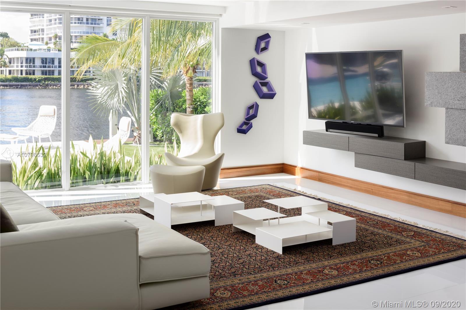 GOLDEN BEACH SEC E - Residential