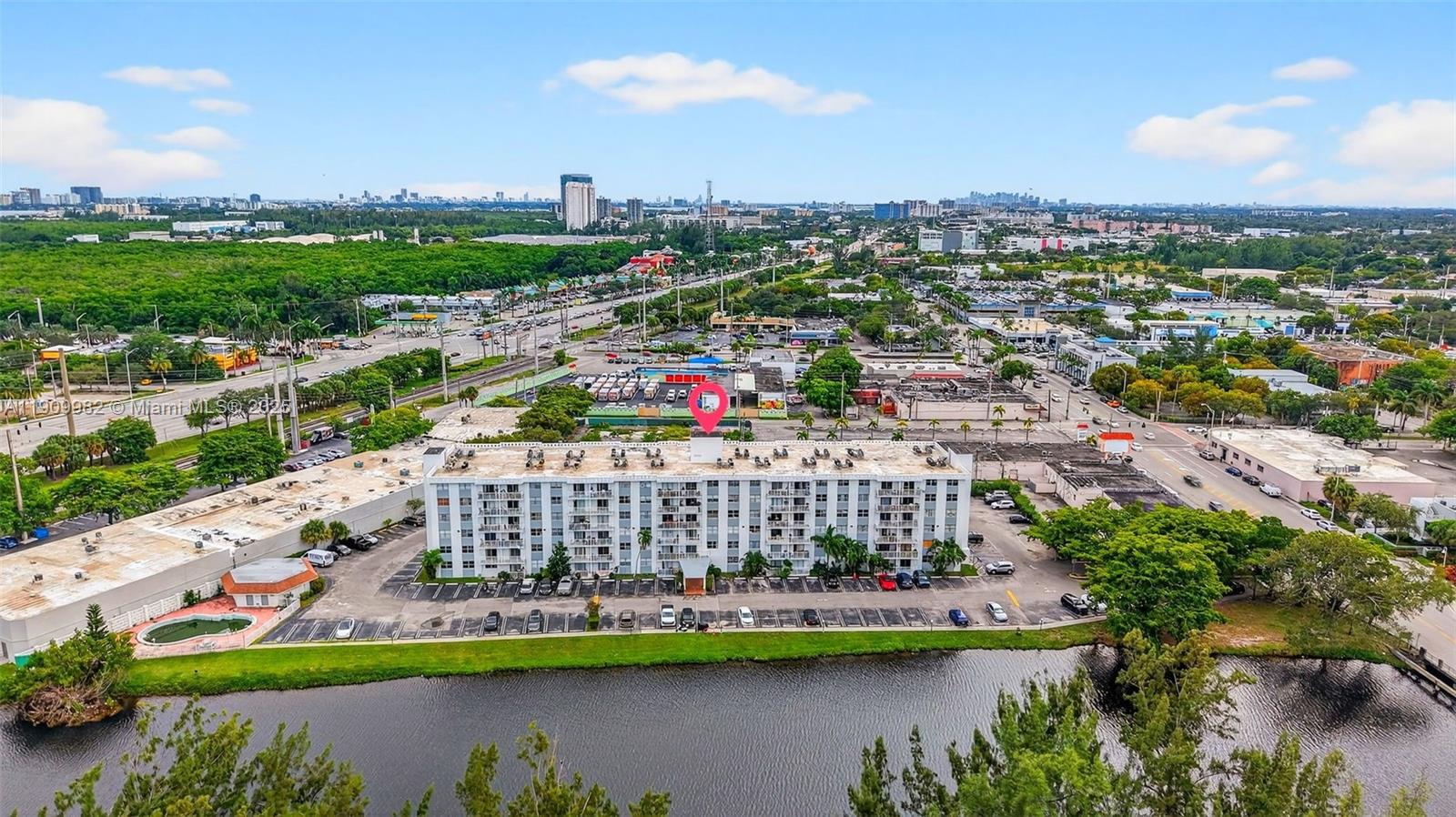 TALL TREES CONDO - Residential