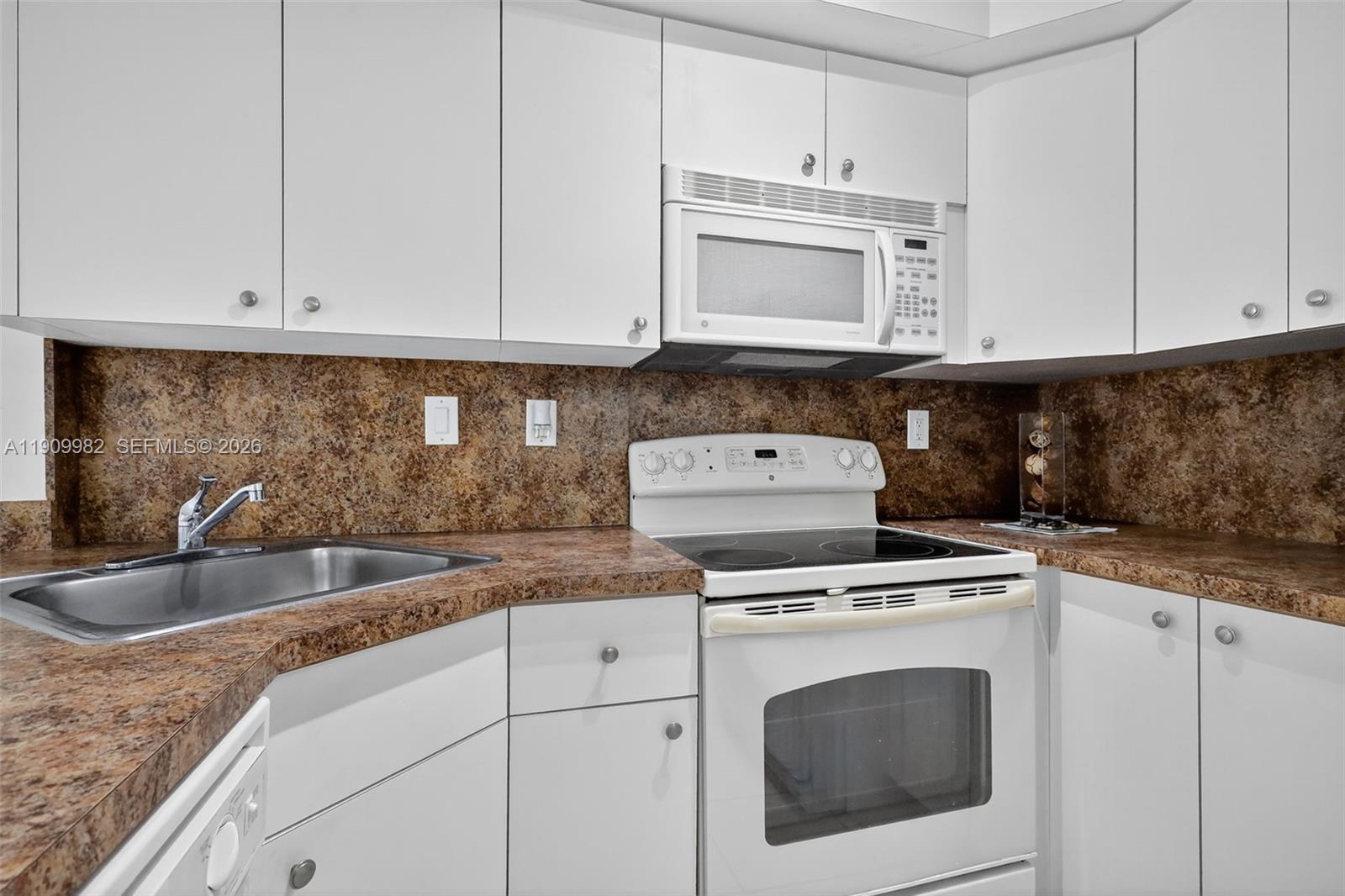 TALL TREES CONDO - Residential