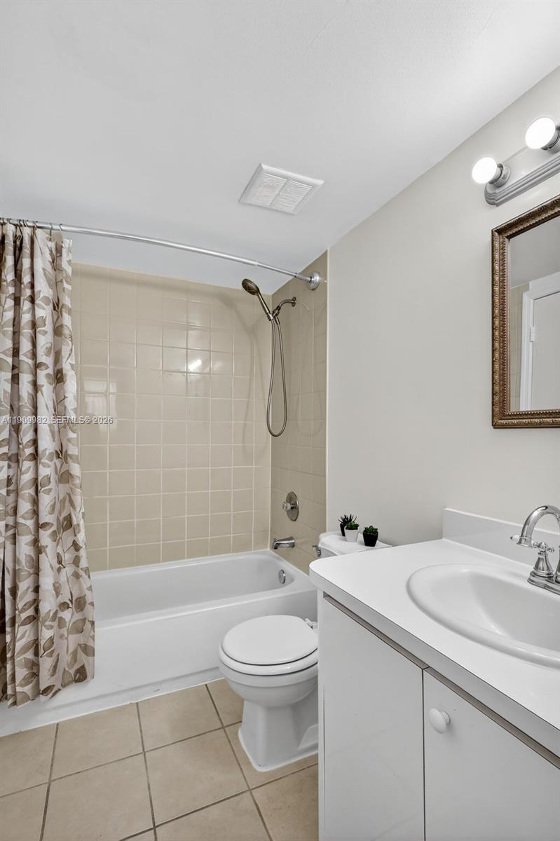 TALL TREES CONDO - Residential