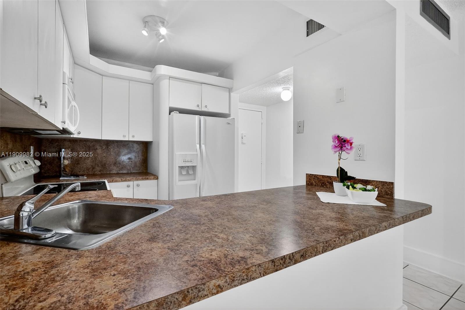 TALL TREES CONDO - Residential