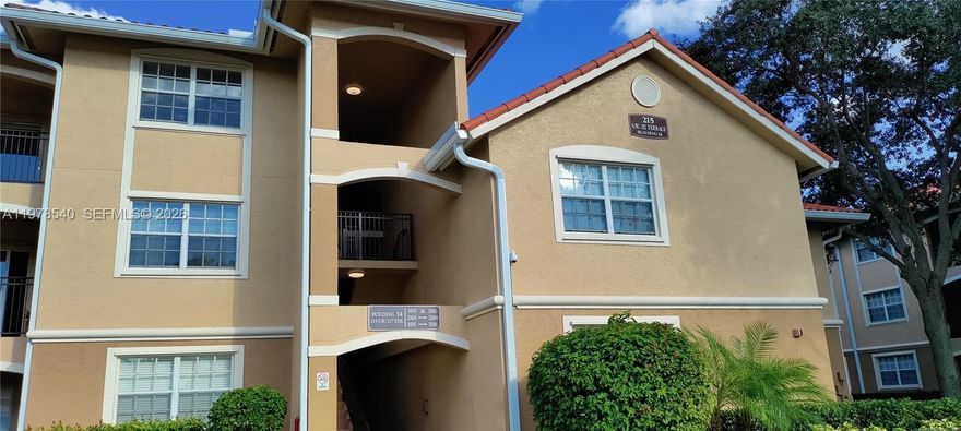 Investor Opportunity: Excellent Location, close to shopping centers, schools, restaurants, a hospital, and Smith Park. The largest 2/2 bedroom model in Marquesa Condo. Split bedrooms, each with its own full bathroom. Full-size washer and dryer. Community amenities include a BBQ area, swimming pool, children's playground, indoor racquetball court, fully equipped gym, and theater. Currently leased until November 2026, rent $2,350.00. Good tenants.