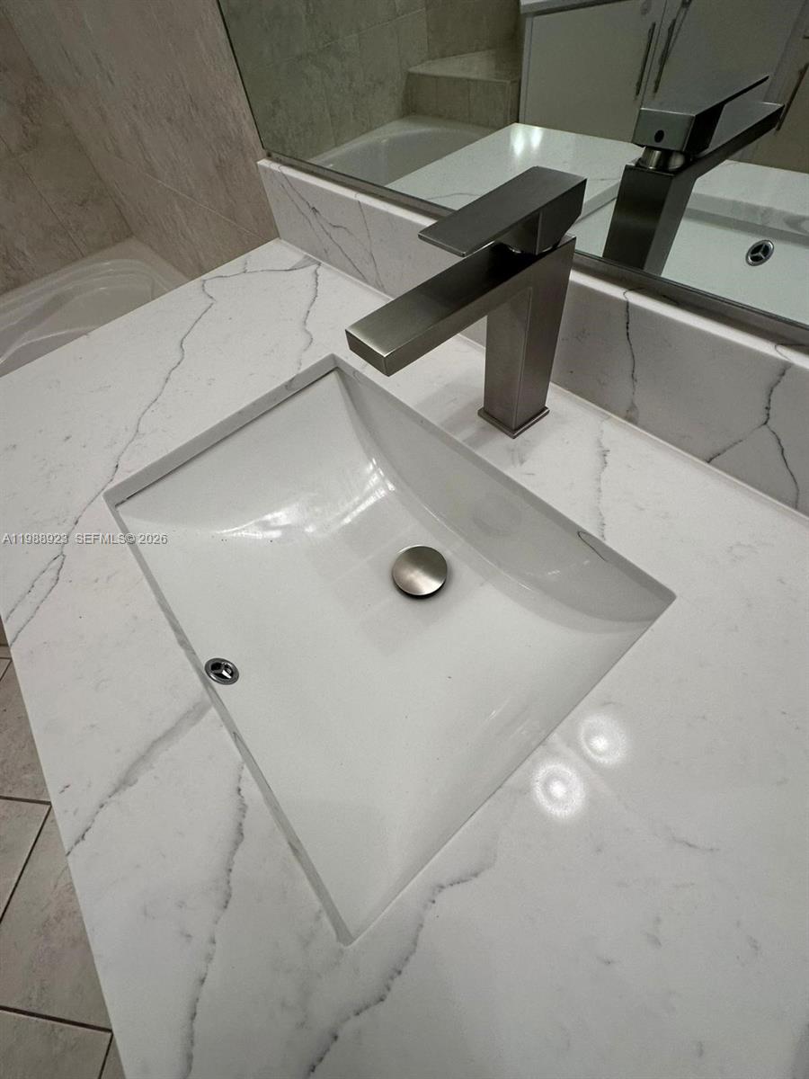 ISLANDS AT DORAL TOWNHOME - Residential Lease