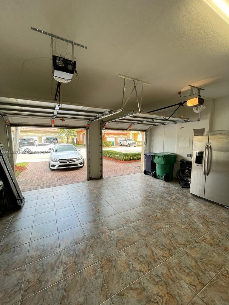 ISLANDS AT DORAL TOWNHOME - Residential Lease