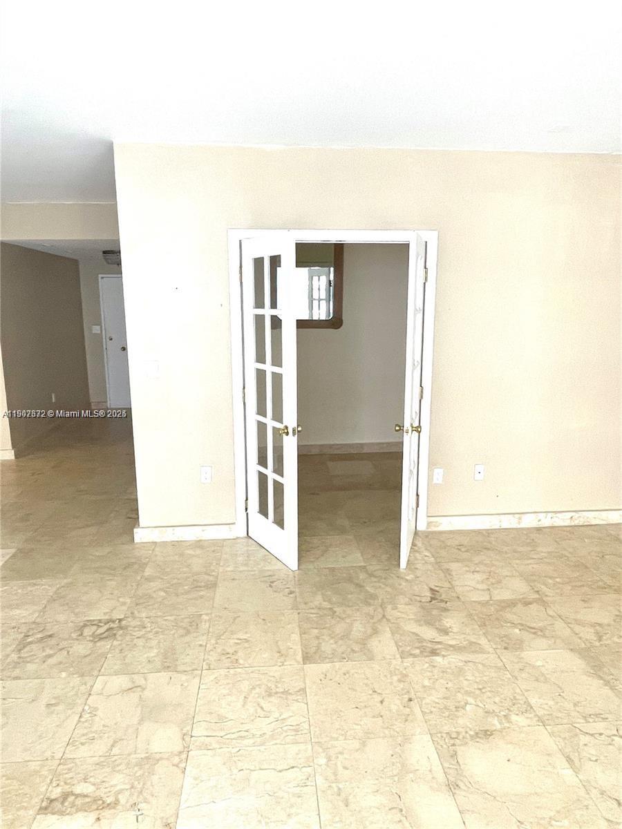 IMPERIAL HOUSE CONDO - Residential Lease