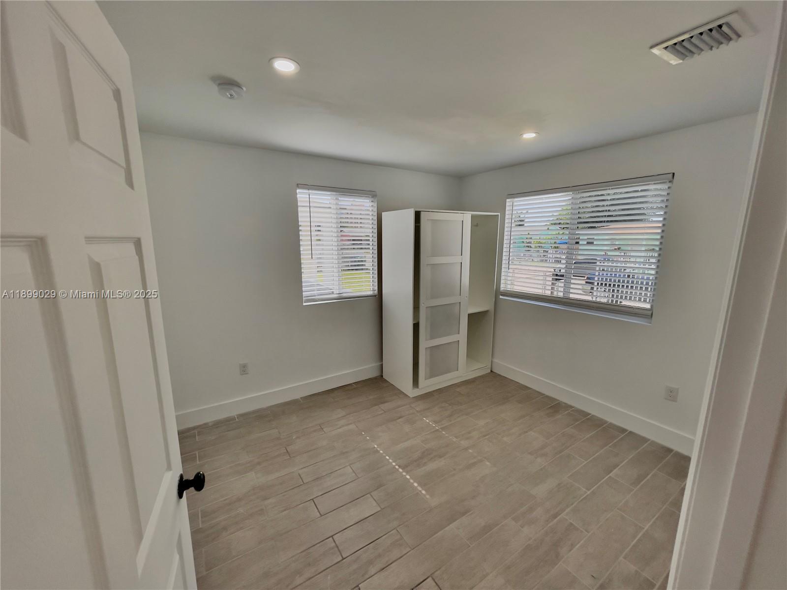 FLORAL PK 1ST AMD - Residential Lease