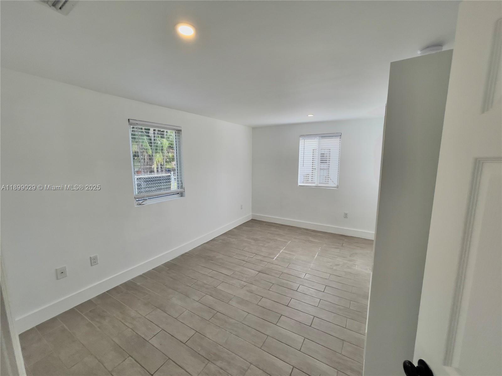 FLORAL PK 1ST AMD - Residential Lease