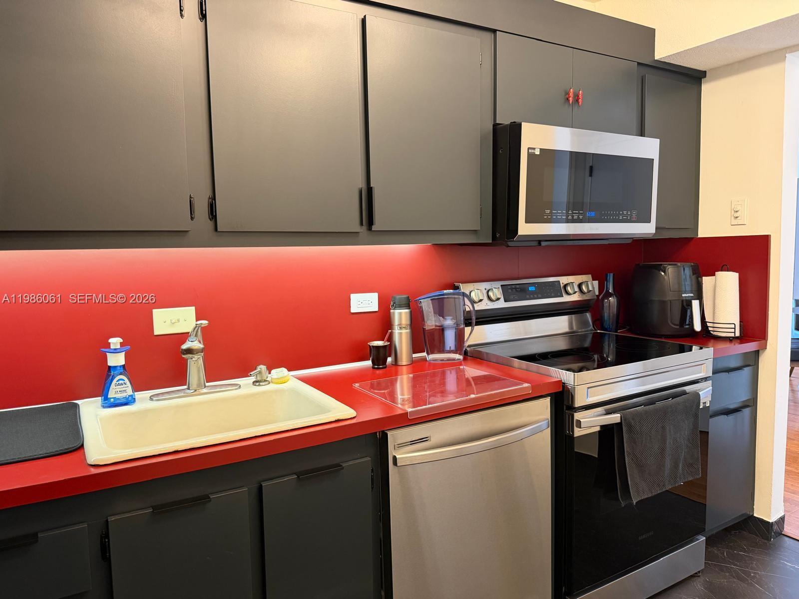 WATERVIEW CONDO - Residential Lease