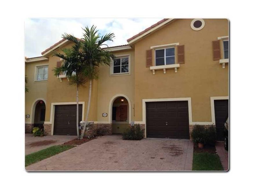 Beautifully Maintained Townhouse in Desire Lakes by the Bay Community. Freshly Painted and Ready for New Occupant. Bring your Tenant with Confidence. Featuring 3 Bedrooms, 2.5 Baths, 1 Car Garage, Large Patio Area and More. Tenant will have access to Grea t Restort-Style Community Amenities, such as Pool, Gym and Clubhouse