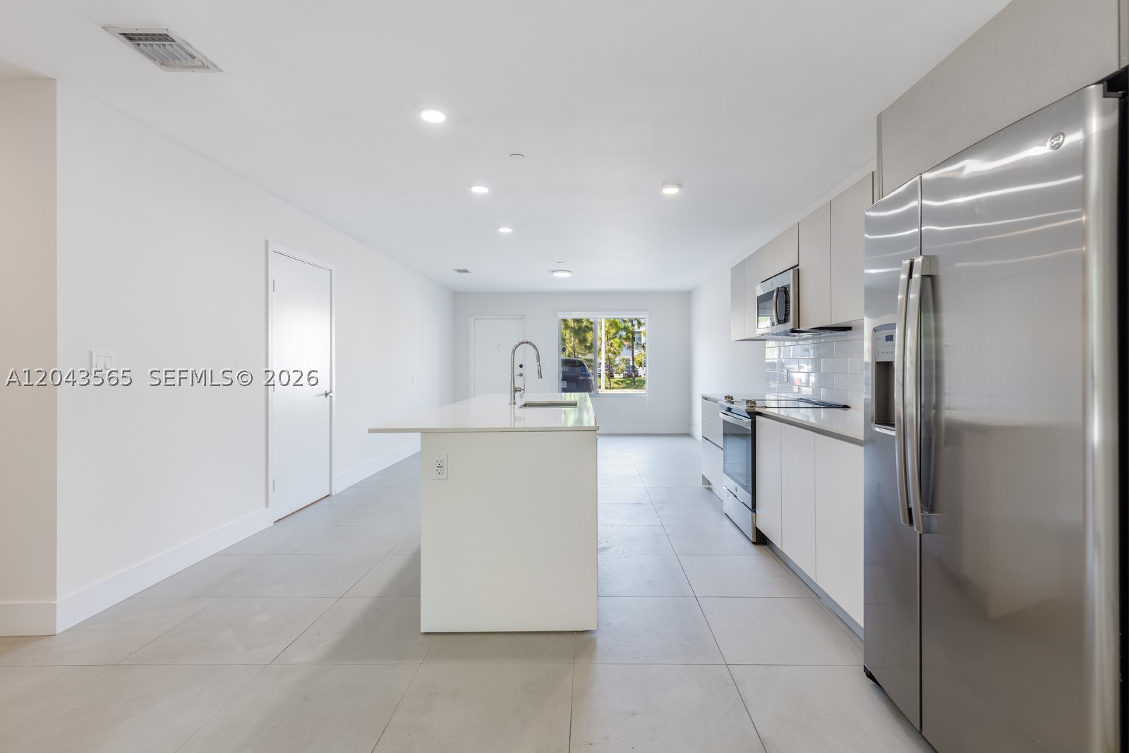 2505 NE 193rd St 4108