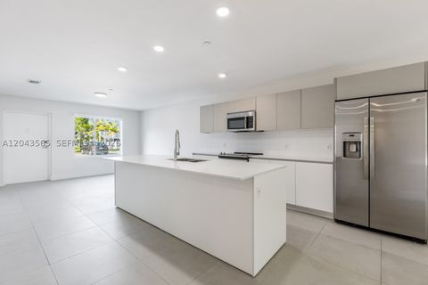 Tiny photo for 2505 NE 193rd St #4108, Miami, FL 33180 (MLS # A12043565)