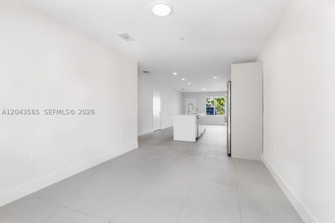 Tiny photo for 2505 NE 193rd St #4108, Miami, FL 33180 (MLS # A12043565)