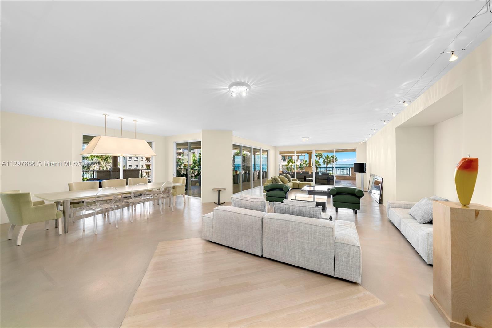 FISHER ISLAND - Residential