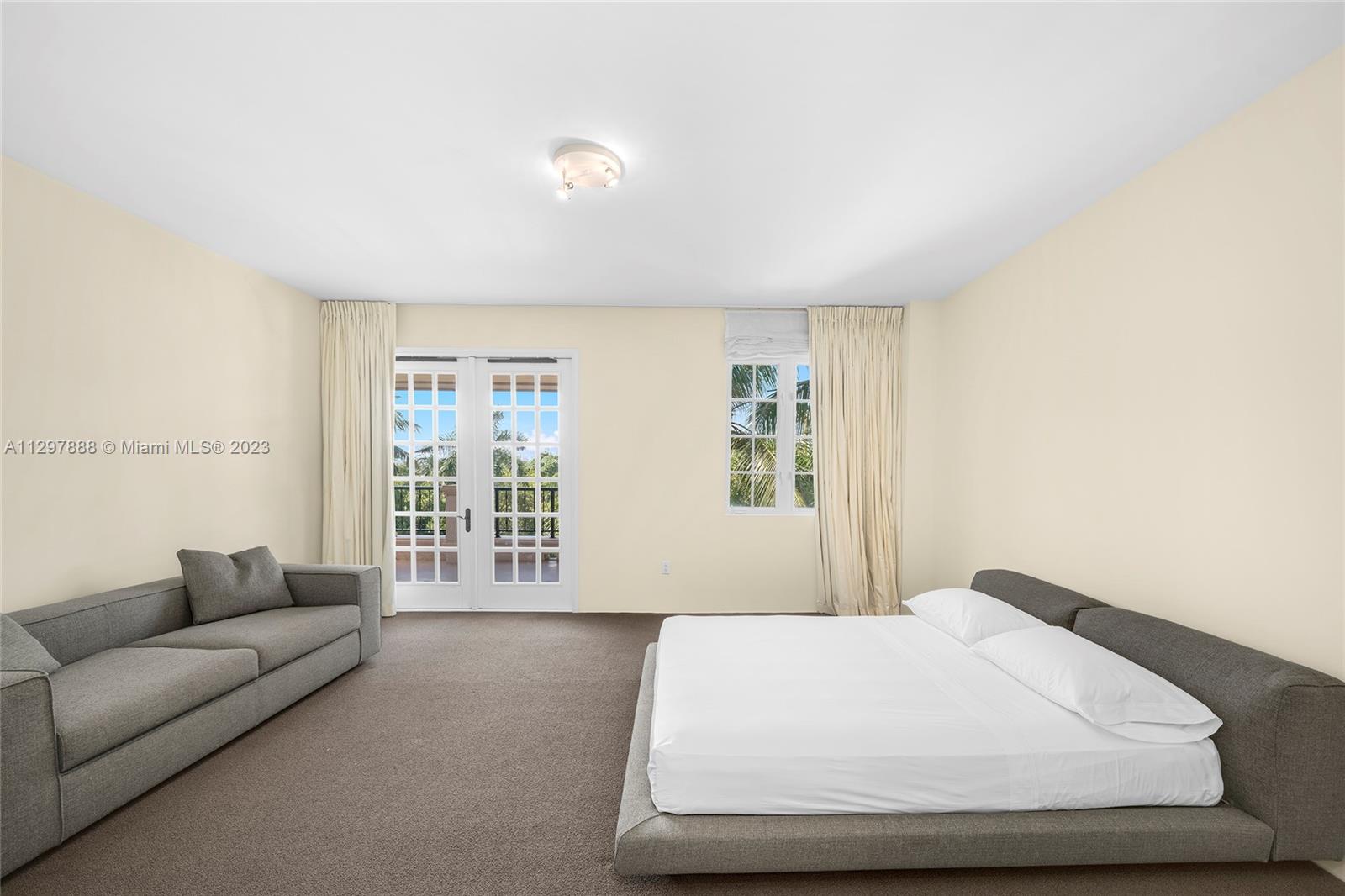 FISHER ISLAND - Residential