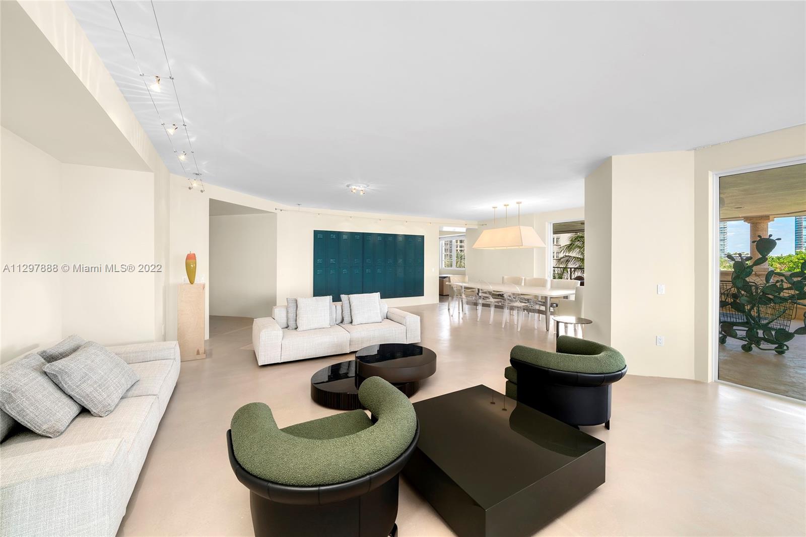 FISHER ISLAND - Residential