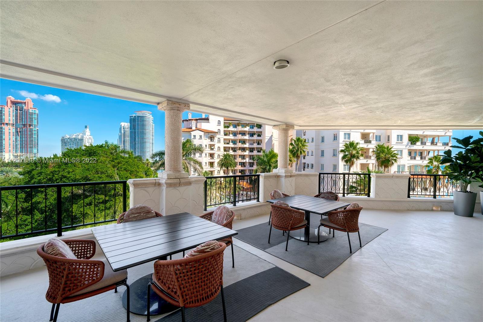 FISHER ISLAND - Residential