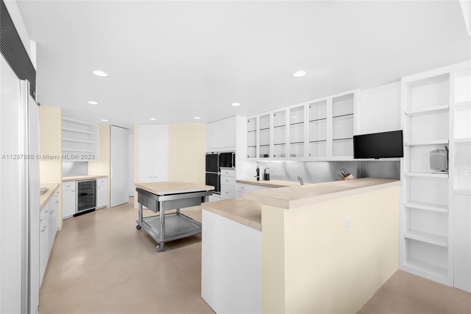 FISHER ISLAND - Residential