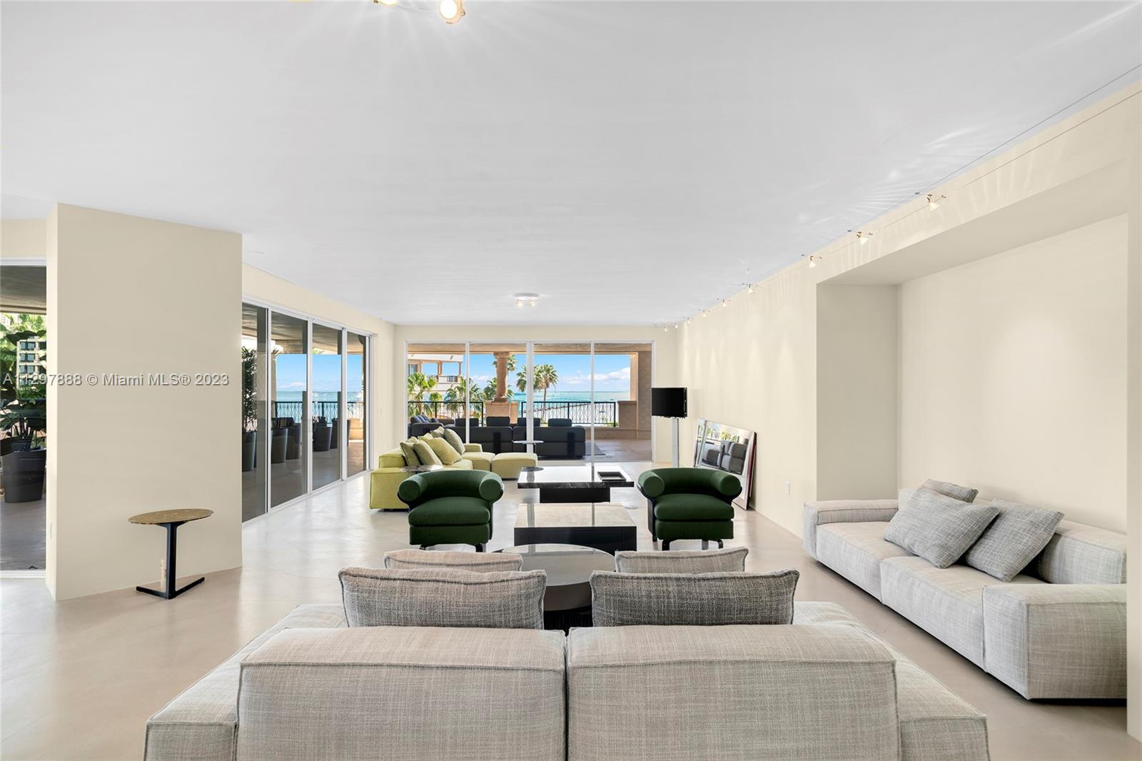 FISHER ISLAND - Residential
