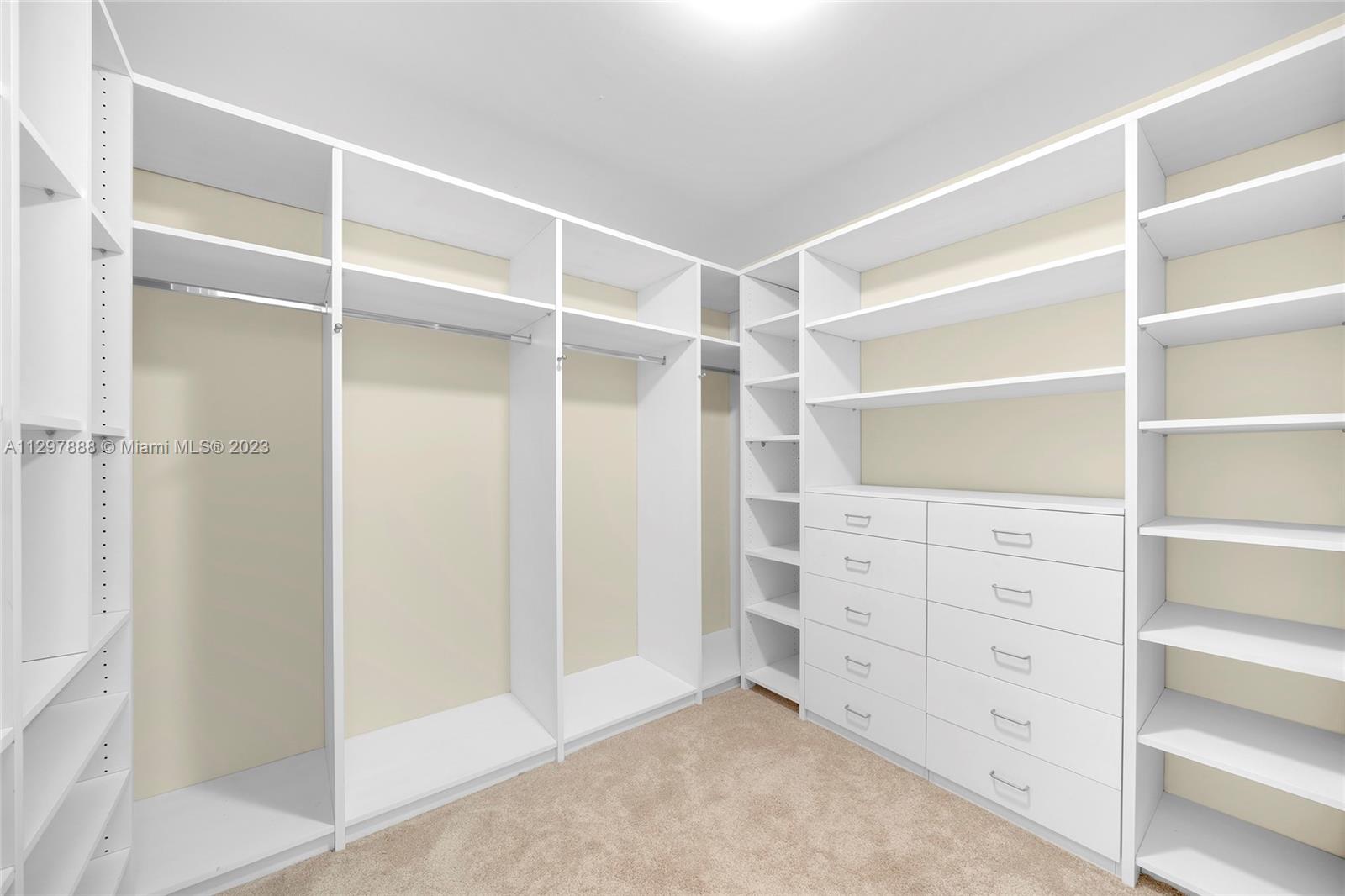 FISHER ISLAND - Residential