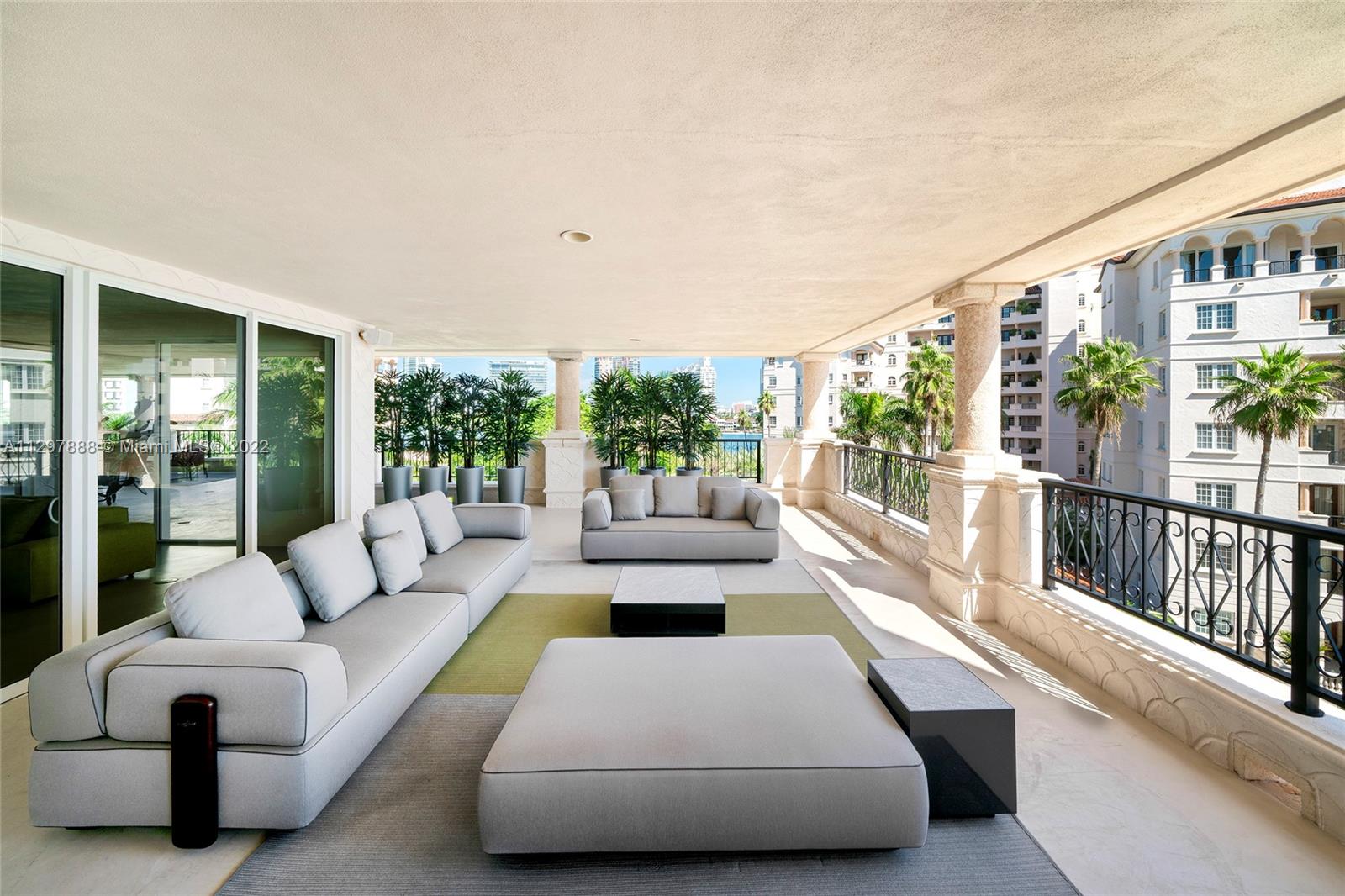 FISHER ISLAND - Residential