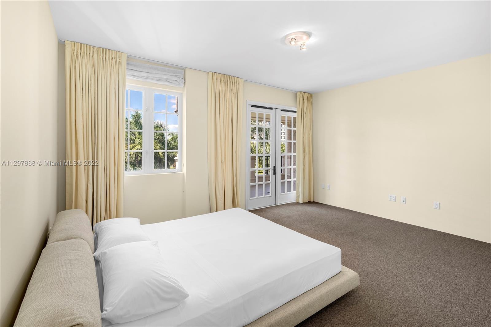 FISHER ISLAND - Residential