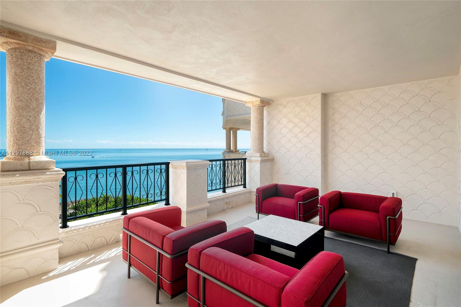 FISHER ISLAND - Residential