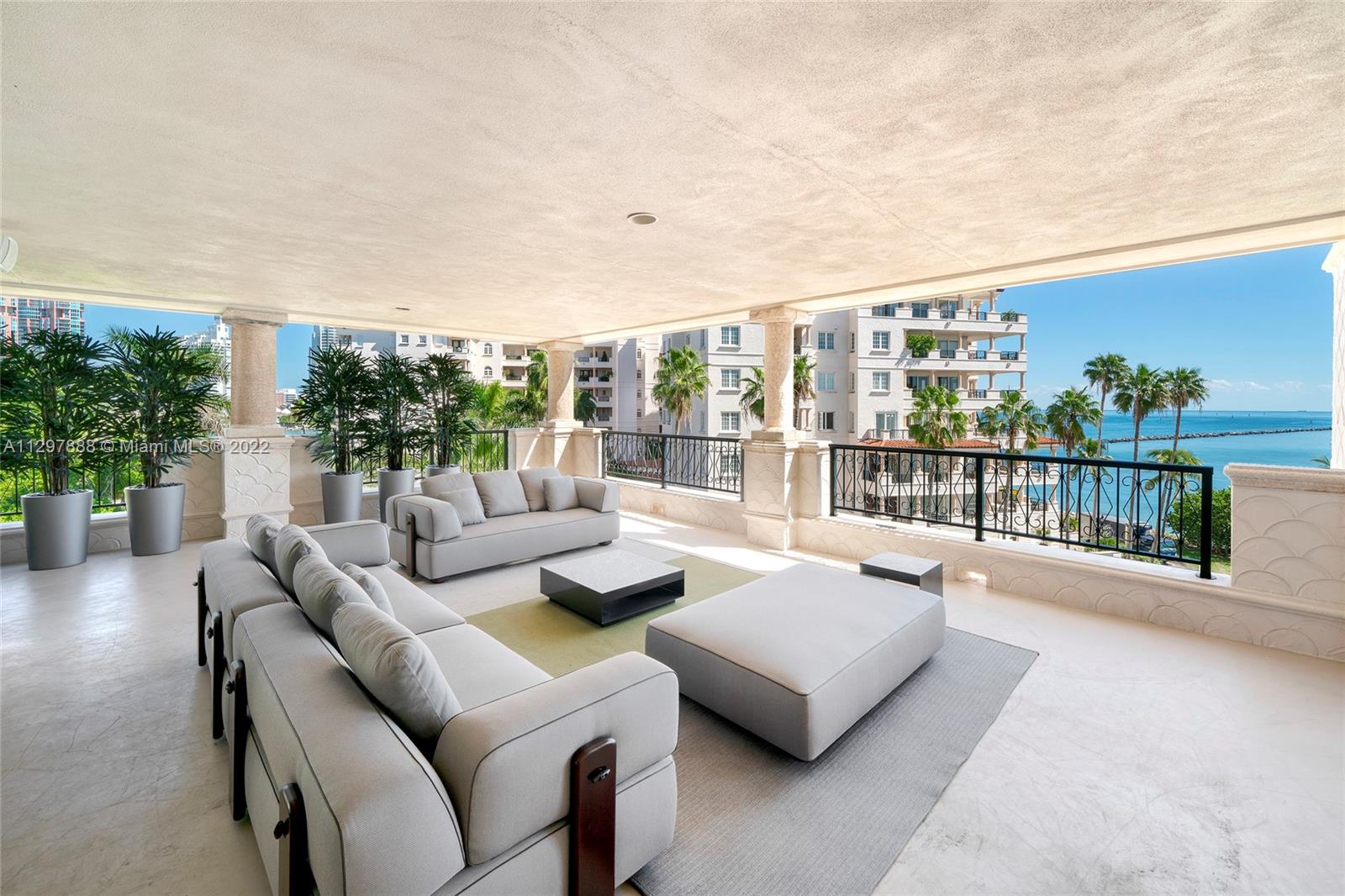 FISHER ISLAND - Residential