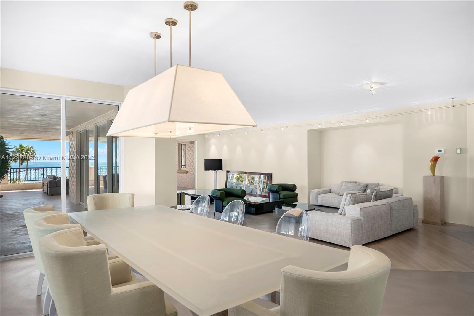 FISHER ISLAND - Residential