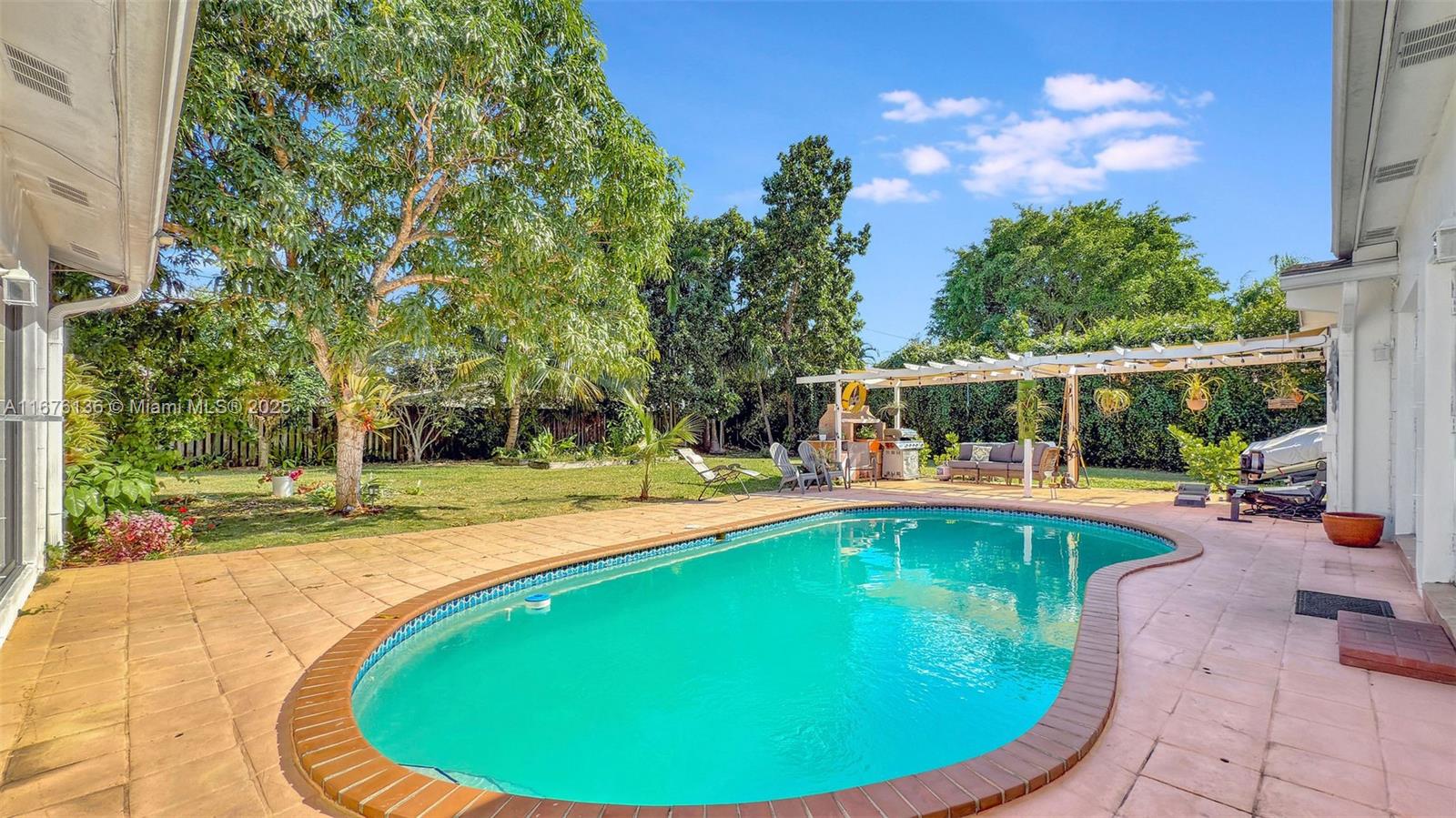 UNIVERSITY PINES - Residential