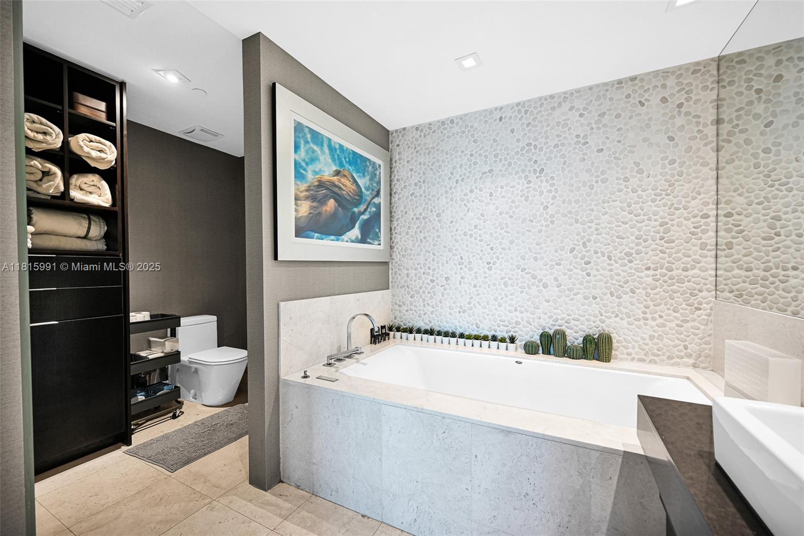 JADE OCEAN CONDO - Residential