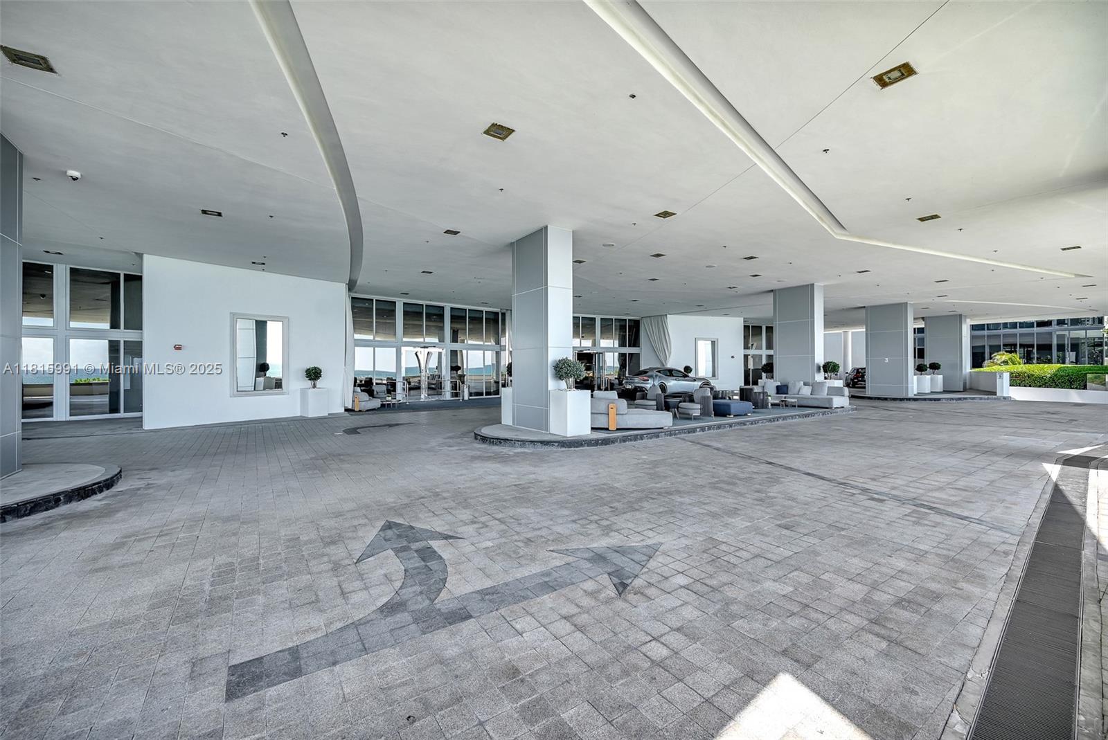 17121 Collins Ave 2304