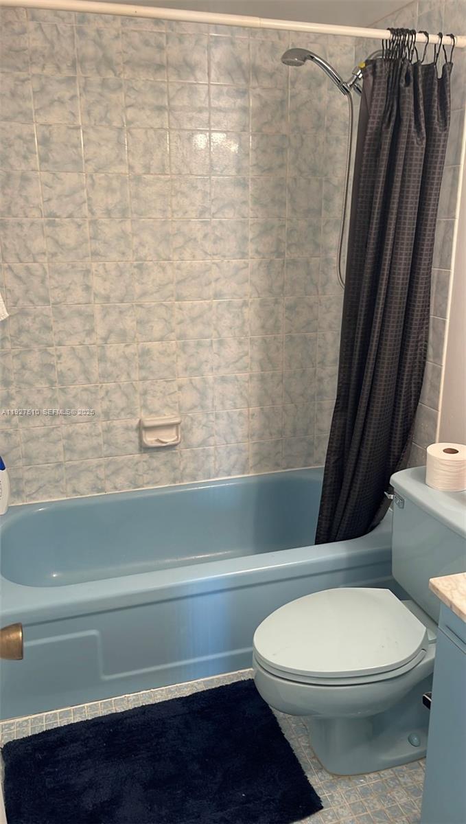 COMMODORE PLAZA CONDO - Residential Lease